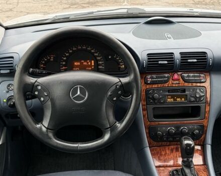 Сірий Мерседес Ц-Клас, об'ємом двигуна 2.2 л та пробігом 300 тис. км за 3100 $, фото 12 на Automoto.ua