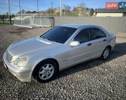 Серый Мерседес Ц-Класс, объемом двигателя 2.2 л и пробегом 340 тыс. км за 4400 $, фото 3 на Automoto.ua