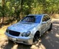 Сірий Мерседес Ц-Клас, об'ємом двигуна 2.1 л та пробігом 400 тис. км за 5800 $, фото 5 на Automoto.ua