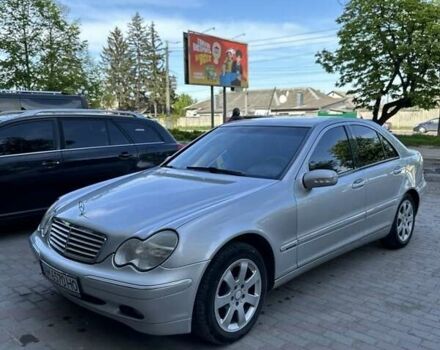 Сірий Мерседес Ц-Клас, об'ємом двигуна 2 л та пробігом 305 тис. км за 6000 $, фото 2 на Automoto.ua