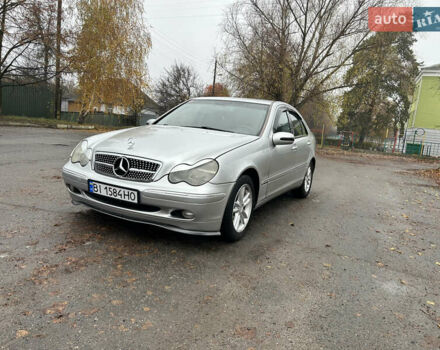 Сірий Мерседес Ц-Клас, об'ємом двигуна 2 л та пробігом 260 тис. км за 4550 $, фото 1 на Automoto.ua