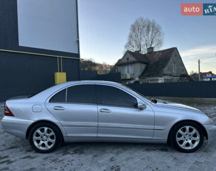 Сірий Мерседес Ц-Клас, об'ємом двигуна 2.69 л та пробігом 296 тис. км за 4200 $, фото 2 на Automoto.ua