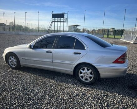 Серый Мерседес Ц-Класс, объемом двигателя 2.1 л и пробегом 340 тыс. км за 4400 $, фото 2 на Automoto.ua