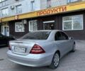 Сірий Мерседес Ц-Клас, об'ємом двигуна 2 л та пробігом 305 тис. км за 6000 $, фото 1 на Automoto.ua