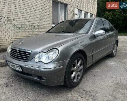Сірий Мерседес Ц-Клас, об'ємом двигуна 2.6 л та пробігом 308 тис. км за 3000 $, фото 1 на Automoto.ua
