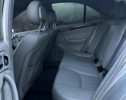 Сірий Мерседес Ц-Клас, об'ємом двигуна 2.69 л та пробігом 296 тис. км за 4200 $, фото 22 на Automoto.ua