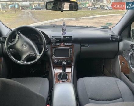 Сірий Мерседес Ц-Клас, об'ємом двигуна 2 л та пробігом 305 тис. км за 6000 $, фото 4 на Automoto.ua