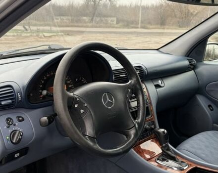 Сірий Мерседес Ц-Клас, об'ємом двигуна 2.2 л та пробігом 300 тис. км за 3100 $, фото 11 на Automoto.ua