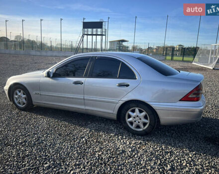 Серый Мерседес Ц-Класс, объемом двигателя 2.2 л и пробегом 340 тыс. км за 4400 $, фото 8 на Automoto.ua