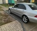 Серый Мерседес Ц-Класс, объемом двигателя 2 л и пробегом 300 тыс. км за 6200 $, фото 3 на Automoto.ua