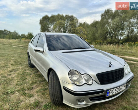 Сірий Мерседес Ц-Клас, об'ємом двигуна 2.2 л та пробігом 310 тис. км за 5200 $, фото 7 на Automoto.ua