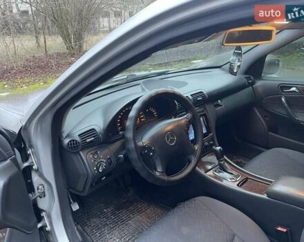 Сірий Мерседес Ц-Клас, об'ємом двигуна 2.1 л та пробігом 350 тис. км за 4200 $, фото 4 на Automoto.ua