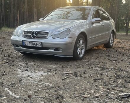 Серый Мерседес Ц-Класс, объемом двигателя 2 л и пробегом 320 тыс. км за 4300 $, фото 2 на Automoto.ua