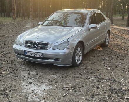 Серый Мерседес Ц-Класс, объемом двигателя 2 л и пробегом 320 тыс. км за 4300 $, фото 1 на Automoto.ua