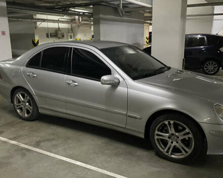 Сірий Мерседес Ц-Клас, об'ємом двигуна 2.15 л та пробігом 279 тис. км за 4600 $, фото 1 на Automoto.ua