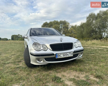Сірий Мерседес Ц-Клас, об'ємом двигуна 2.2 л та пробігом 310 тис. км за 5200 $, фото 2 на Automoto.ua