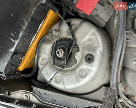 Сірий Мерседес Ц-Клас, об'ємом двигуна 2 л та пробігом 260 тис. км за 4550 $, фото 11 на Automoto.ua