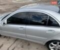 Сірий Мерседес Ц-Клас, об'ємом двигуна 2 л та пробігом 305 тис. км за 6000 $, фото 7 на Automoto.ua