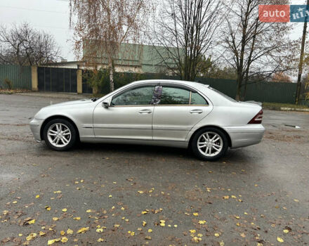 Сірий Мерседес Ц-Клас, об'ємом двигуна 2 л та пробігом 260 тис. км за 4550 $, фото 4 на Automoto.ua