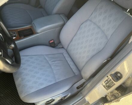 Серый Мерседес Ц-Класс, объемом двигателя 2.1 л и пробегом 340 тыс. км за 4400 $, фото 6 на Automoto.ua