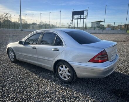 Серый Мерседес Ц-Класс, объемом двигателя 2.1 л и пробегом 340 тыс. км за 4400 $, фото 3 на Automoto.ua