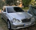 Сірий Мерседес Ц-Клас, об'ємом двигуна 2.2 л та пробігом 400 тис. км за 3500 $, фото 1 на Automoto.ua