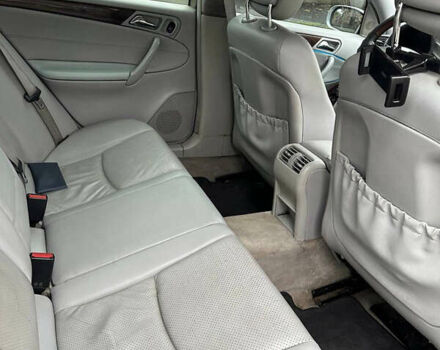 Серый Мерседес Ц-Класс, объемом двигателя 2 л и пробегом 320 тыс. км за 4700 $, фото 3 на Automoto.ua