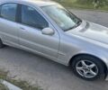 Сірий Мерседес Ц-Клас, об'ємом двигуна 2 л та пробігом 250 тис. км за 2893 $, фото 3 на Automoto.ua