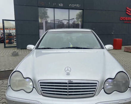 Серый Мерседес Ц-Класс, объемом двигателя 2.2 л и пробегом 529 тыс. км за 4500 $, фото 9 на Automoto.ua