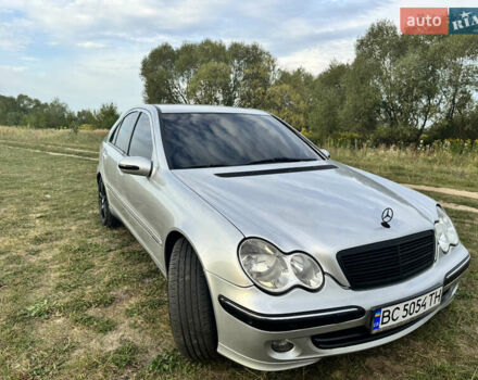 Сірий Мерседес Ц-Клас, об'ємом двигуна 2.2 л та пробігом 310 тис. км за 5200 $, фото 6 на Automoto.ua