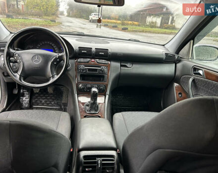 Сірий Мерседес Ц-Клас, об'ємом двигуна 2 л та пробігом 260 тис. км за 4550 $, фото 8 на Automoto.ua