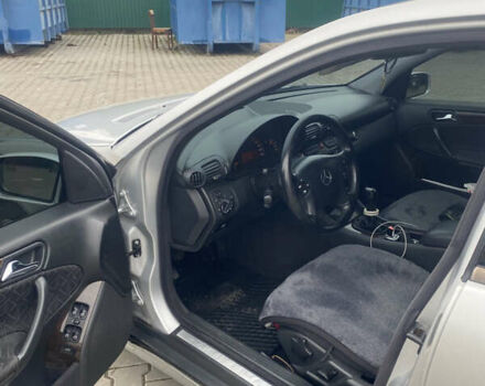 Серый Мерседес Ц-Класс, объемом двигателя 2.2 л и пробегом 340 тыс. км за 4200 $, фото 8 на Automoto.ua