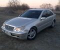 Сірий Мерседес Ц-Клас, об'ємом двигуна 2.1 л та пробігом 340 тис. км за 3800 $, фото 1 на Automoto.ua