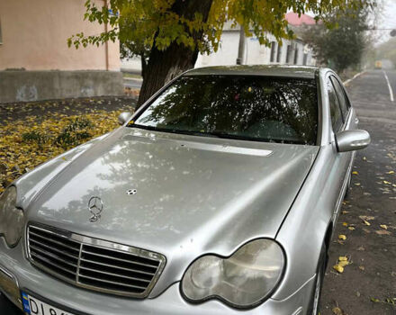 Серый Мерседес Ц-Класс, объемом двигателя 2 л и пробегом 320 тыс. км за 4700 $, фото 4 на Automoto.ua