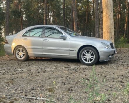 Сірий Мерседес Ц-Клас, об'ємом двигуна 2 л та пробігом 320 тис. км за 4500 $, фото 3 на Automoto.ua