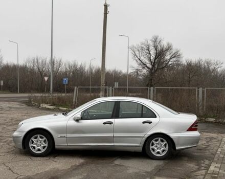 Сірий Мерседес Ц-Клас, об'ємом двигуна 2.2 л та пробігом 300 тис. км за 3100 $, фото 8 на Automoto.ua