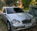 Сірий Мерседес Ц-Клас, об'ємом двигуна 2.15 л та пробігом 355 тис. км за 2800 $, фото 1 на Automoto.ua