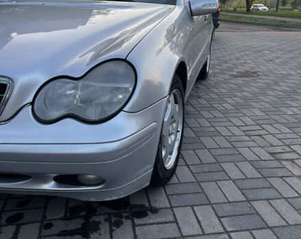 Сірий Мерседес Ц-Клас, об'ємом двигуна 2 л та пробігом 190 тис. км за 4500 $, фото 4 на Automoto.ua