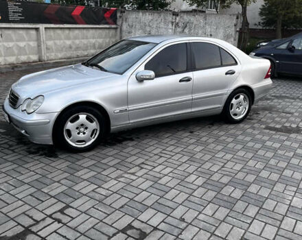 Сірий Мерседес Ц-Клас, об'ємом двигуна 2 л та пробігом 190 тис. км за 4500 $, фото 19 на Automoto.ua