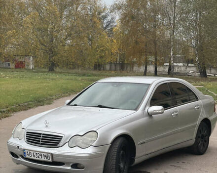 Серый Мерседес Ц-Класс, объемом двигателя 1.8 л и пробегом 350 тыс. км за 3000 $, фото 4 на Automoto.ua
