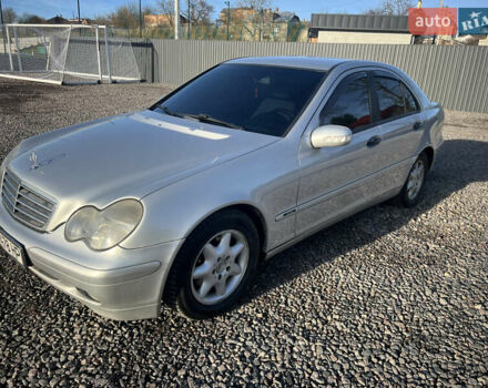 Сірий Мерседес Ц-Клас, об'ємом двигуна 2.2 л та пробігом 340 тис. км за 4300 $, фото 4 на Automoto.ua