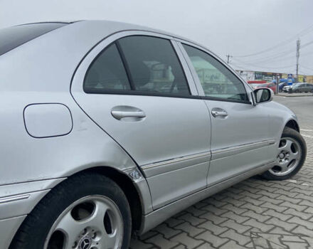 Серый Мерседес Ц-Класс, объемом двигателя 2.2 л и пробегом 529 тыс. км за 4500 $, фото 7 на Automoto.ua