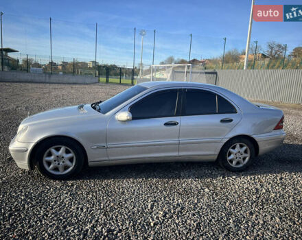 Серый Мерседес Ц-Класс, объемом двигателя 2.2 л и пробегом 340 тыс. км за 4400 $, фото 5 на Automoto.ua