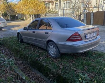 Сірий Мерседес Ц-Клас, об'ємом двигуна 2.1 л та пробігом 300 тис. км за 4500 $, фото 2 на Automoto.ua