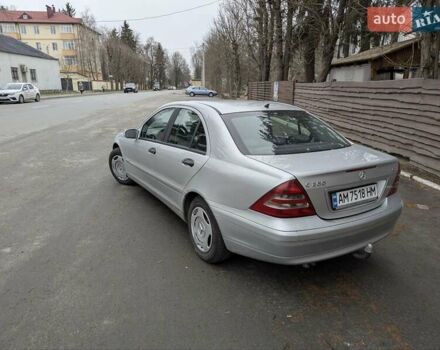 Серый Мерседес Ц-Класс, объемом двигателя 2.2 л и пробегом 316 тыс. км за 4950 $, фото 4 на Automoto.ua