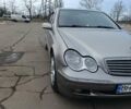 Серый Мерседес Ц-Класс, объемом двигателя 2.15 л и пробегом 400 тыс. км за 5050 $, фото 1 на Automoto.ua