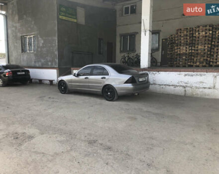 Сірий Мерседес Ц-Клас, об'ємом двигуна 1.8 л та пробігом 300 тис. км за 5000 $, фото 13 на Automoto.ua