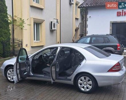 Серый Мерседес Ц-Класс, объемом двигателя 2.2 л и пробегом 340 тыс. км за 4600 $, фото 12 на Automoto.ua