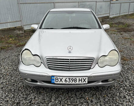 Серый Мерседес Ц-Класс, объемом двигателя 1.8 л и пробегом 260 тыс. км за 4500 $, фото 1 на Automoto.ua