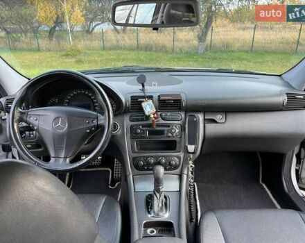Мерседес Ц-Клас 2003 у Києві на Automoto.ua Сірий Мерседес Ц-Клас, об'ємом двигуна 2.69 л та пробігом 296 тис. км за 5400 $, фото 5 на Automoto.ua